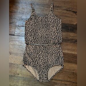 Arq set in Leo size large